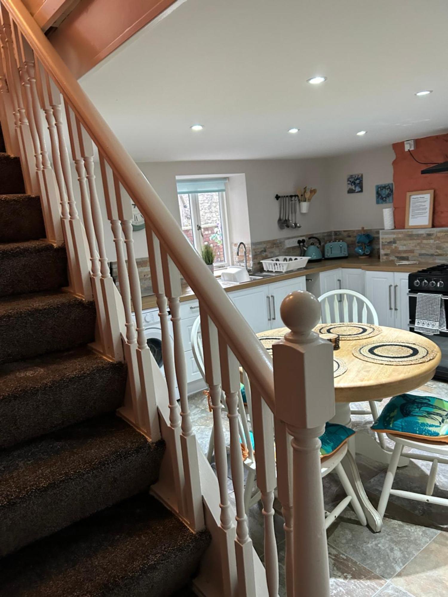 The Buxton Retreat A Luxurious 3-Storey Townhouse With Four Poster Bed And Double Jacuzzi Bath" Экстерьер фото