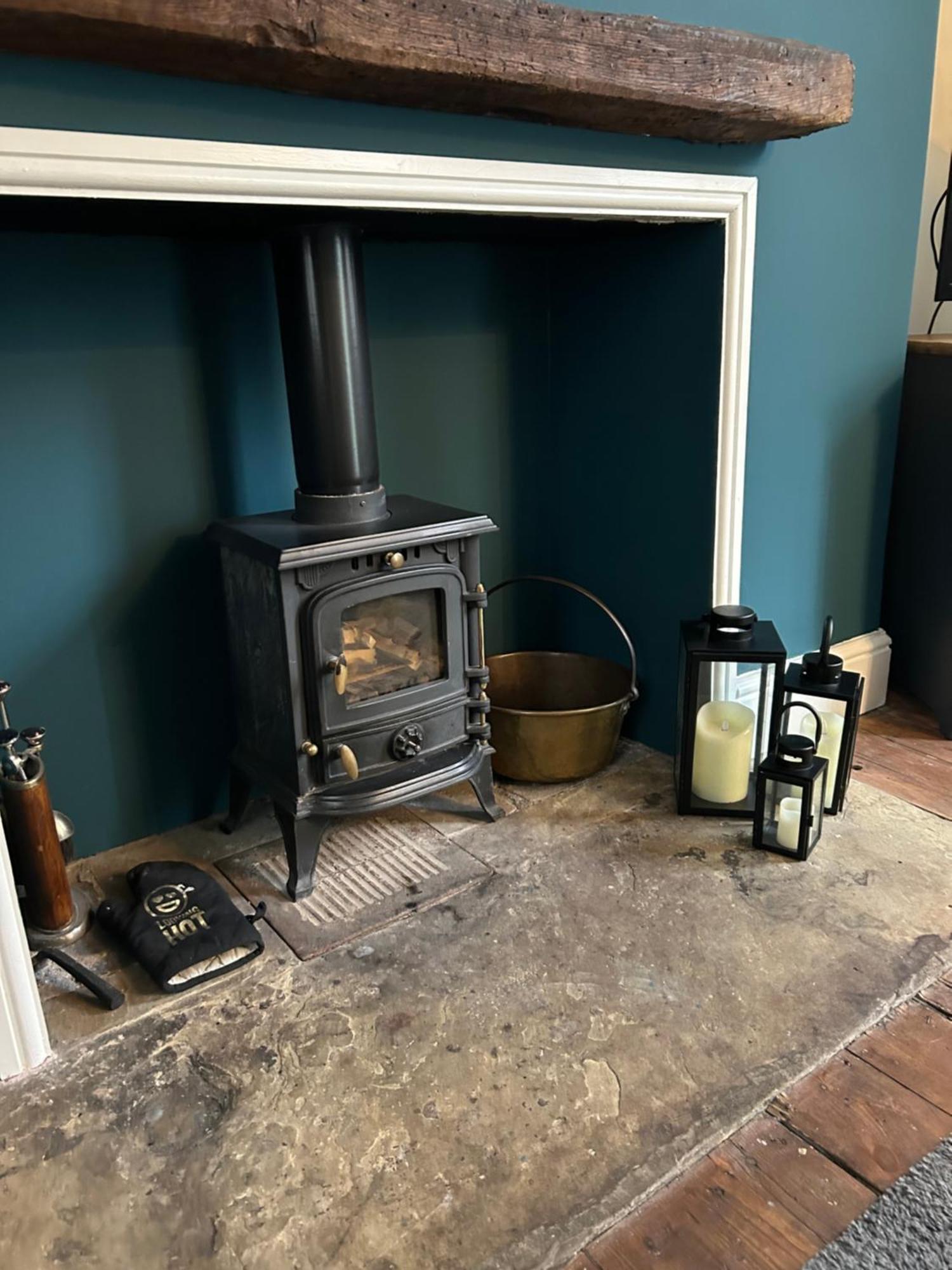 The Buxton Retreat A Luxurious 3-Storey Townhouse With Four Poster Bed And Double Jacuzzi Bath" Экстерьер фото