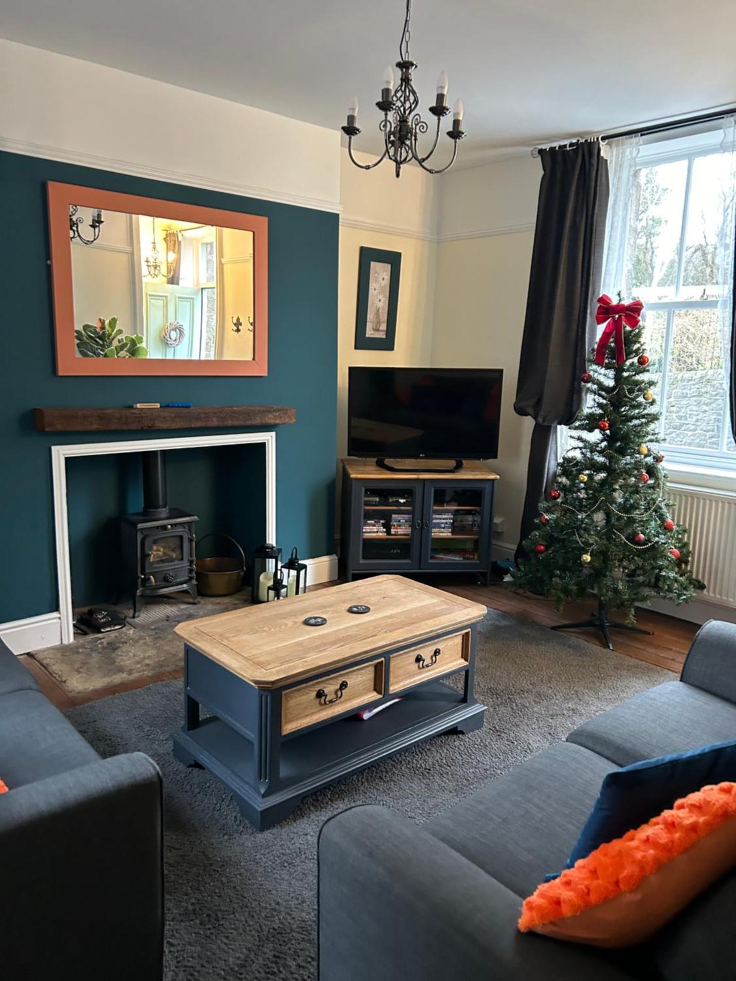 The Buxton Retreat A Luxurious 3-Storey Townhouse With Four Poster Bed And Double Jacuzzi Bath" Экстерьер фото